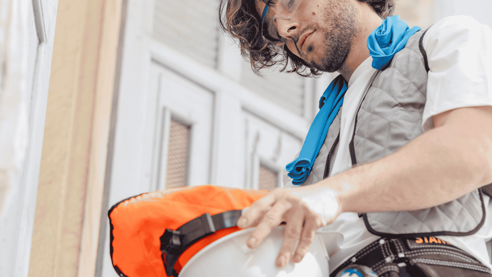 Travailler en période de canicule : que dit la nouvelle norme EPI et comment mieux protéger vos équipes ?